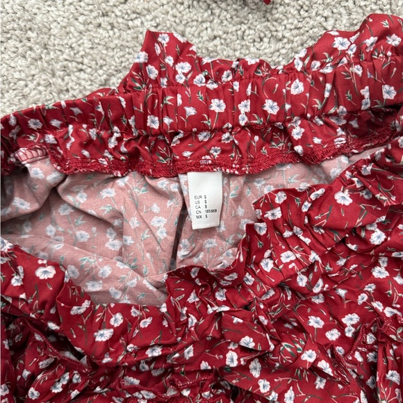 Red Floral Ruffled Top - Picture 4 of 8